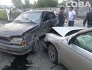 ДТП в Екатеринбурге: Лада врезалась в иномарку на Краснокамской - 8 июня 2015