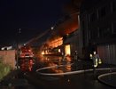 В Екатеринбурге ночью в районе улиц Селькоровской и Окружной горели производственный цех и склад с мебелью - 24 июня 2015