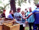 В Екатеринбурге на ЖБИ с дерева сняли мужчину, который пытался спасти дочь президента 29 июня 2015 года – фото