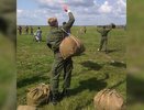 День парашютиста в аэродроме Логиново сегодня празднуют жители Екатеринбурга. 25.07.2015.