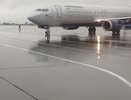 В Екатеринбурге в Кольцово экстренно приземлился самолет, чтобы госпитализировать китайца - 21.09.2015