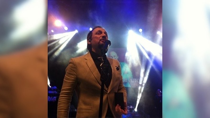 Главная картинка новости: Фото Стаса Михайлова, фото со Стасом Михайловым и фото цветов для Стаса Михайлова: музыкант спел в Екатеринбурге