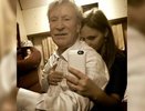 Молодая жена 85-летнего Ивана Краско приучает его к селфи