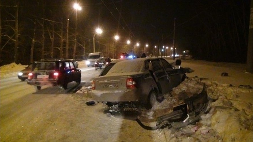 Главная картинка новости: В лобовом столкновении на Щербакова в Екатеринбурге пострадали два человека