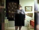 В социальных сетях появился новый тренд – зажать предмет своей грудью – 22 января 2016 года фото
