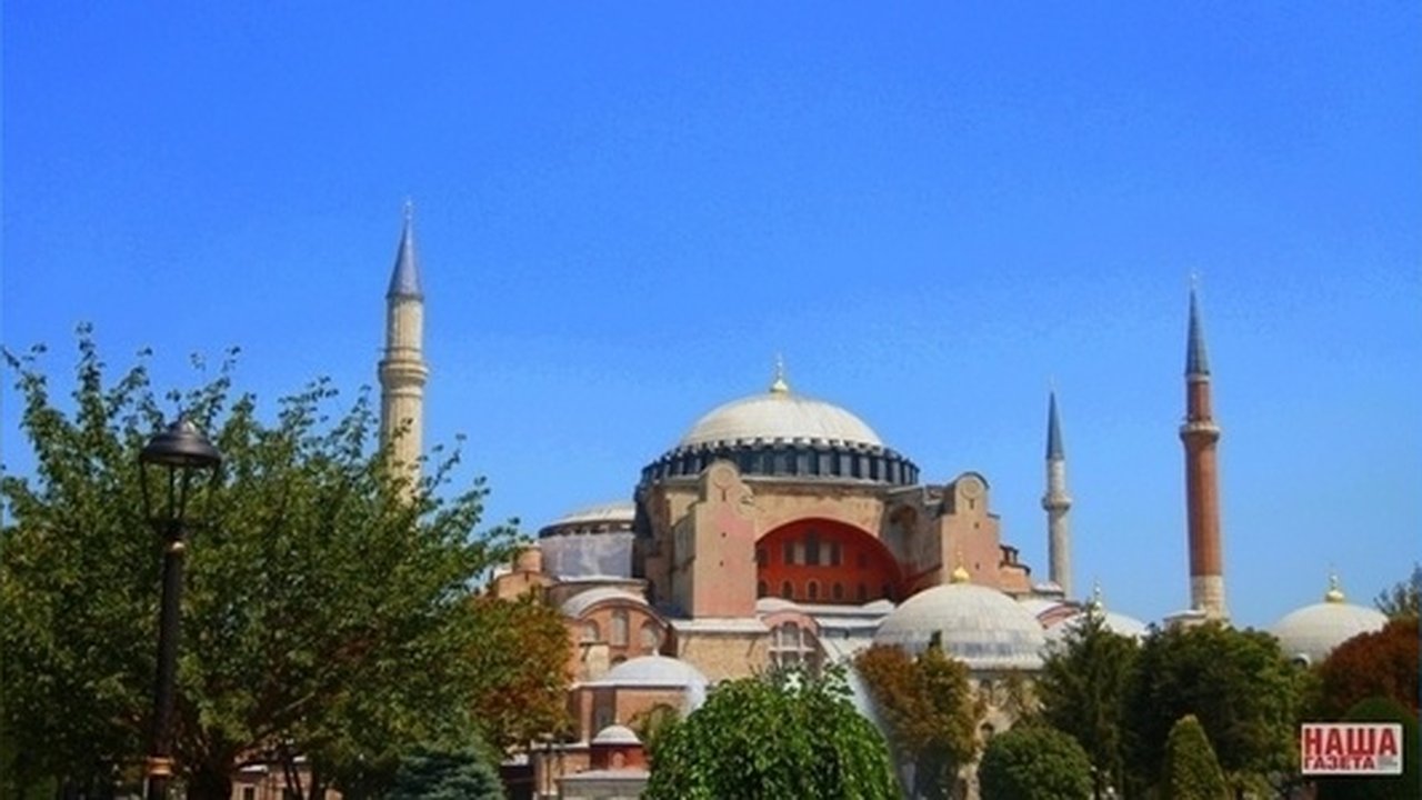 Главная картинка новости: В Турции выставили на продажу 1 300 отелей, расположенных на курортах