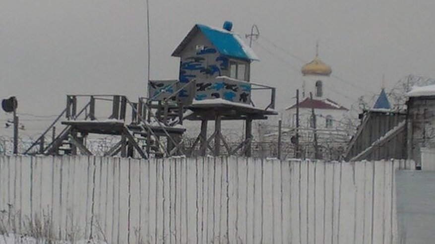 Главная картинка новости: Брал деньгами и автомобилями: экс-начальника ивдельской колонии обвиняют во взятках за «санаторные» условия