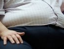 Ученые выяснили, что ожирением можно заразиться на улице