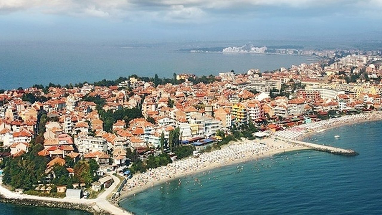 Главная картинка новости: В Екатеринбурге спустя 5 лет после перерыва заработало консульство Болгарии