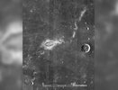 Эксперты NASA обнаружили на Луне загадочные узоры
