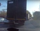 Большегруз сбил лихача на «Ауди» в Екатеринбурге при повороте с Челябинского тракта на ЕКАД 6 июня 2016