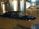 В Ростове из-за сильнейшего шторма 30 июня 2016 на главной улице утонула девочка, оборвало ЛЭП, снесло крыши, машины были затоплены и унесены потоком