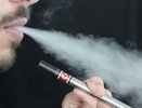 Чем опасны вейперы: ученые беспокоятся, что электронные сигареты стали причиной роста числа курильщиков среди молодежи
