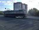 В Нижнем Тагиле посреди дороги загорелся трамвай фото - 26 июля 2016