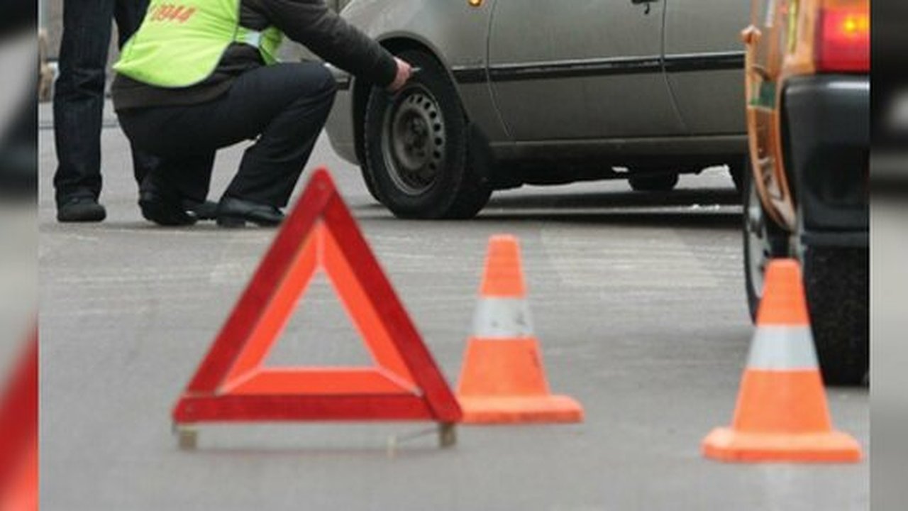 Главная картинка новости: В Екатеринбурге 4 сентября во дворе на Компрессорном на Прибалтийской сбили ребенка-пешехода