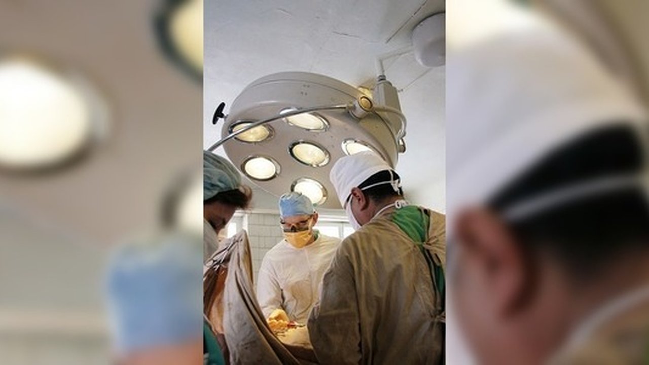 Главная картинка новости: Врачи из Екатеринбурга проведут операцию по кесареву сечению лазерным методом в режиме онлайн