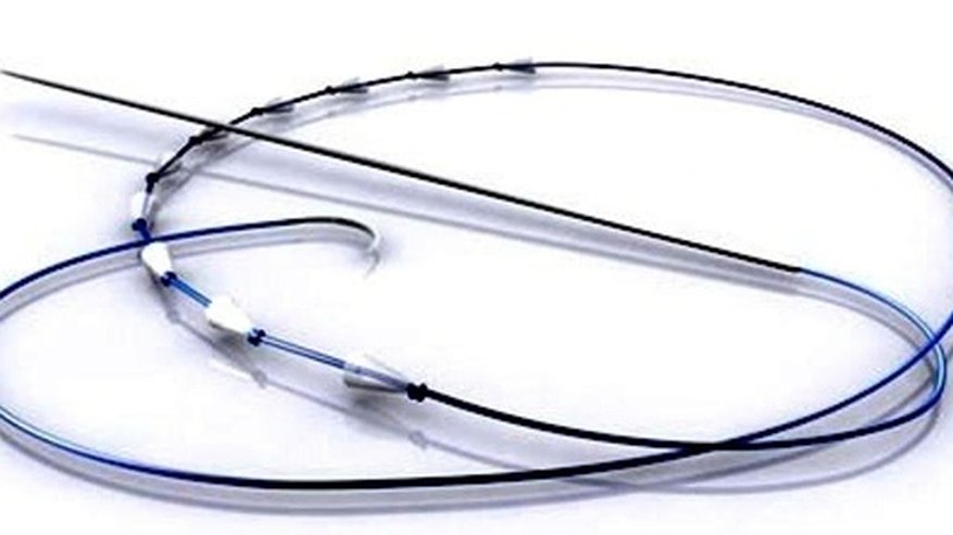 Главная картинка новости: В Екатеринбурге показали хирургические нити, которые исчезают в теле человека