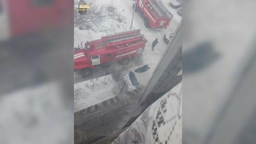 Главная картинка новости: Два человека погибли во время пожара в екатеринбургской пятиэтажке