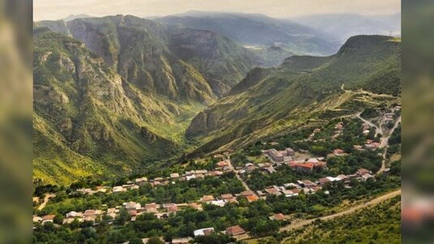 Главная картинка новости: РФ и Армения договорились о поездках россиян в страну по внутренним паспортам