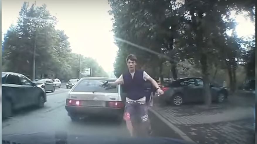 Главная картинка новости: Екатеринбургский автохам Игорь Новоселов сдался полиции