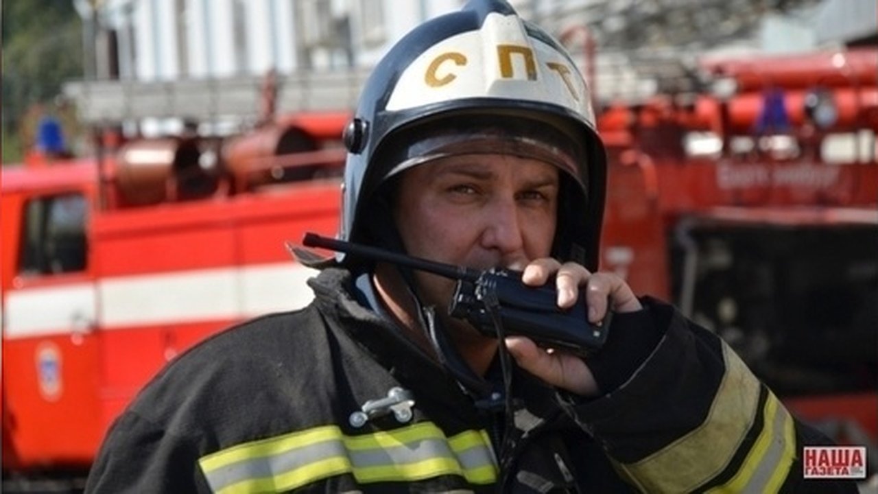 Главная картинка новости: В Ревде сгорела машина инкассаторов, пока те обедали