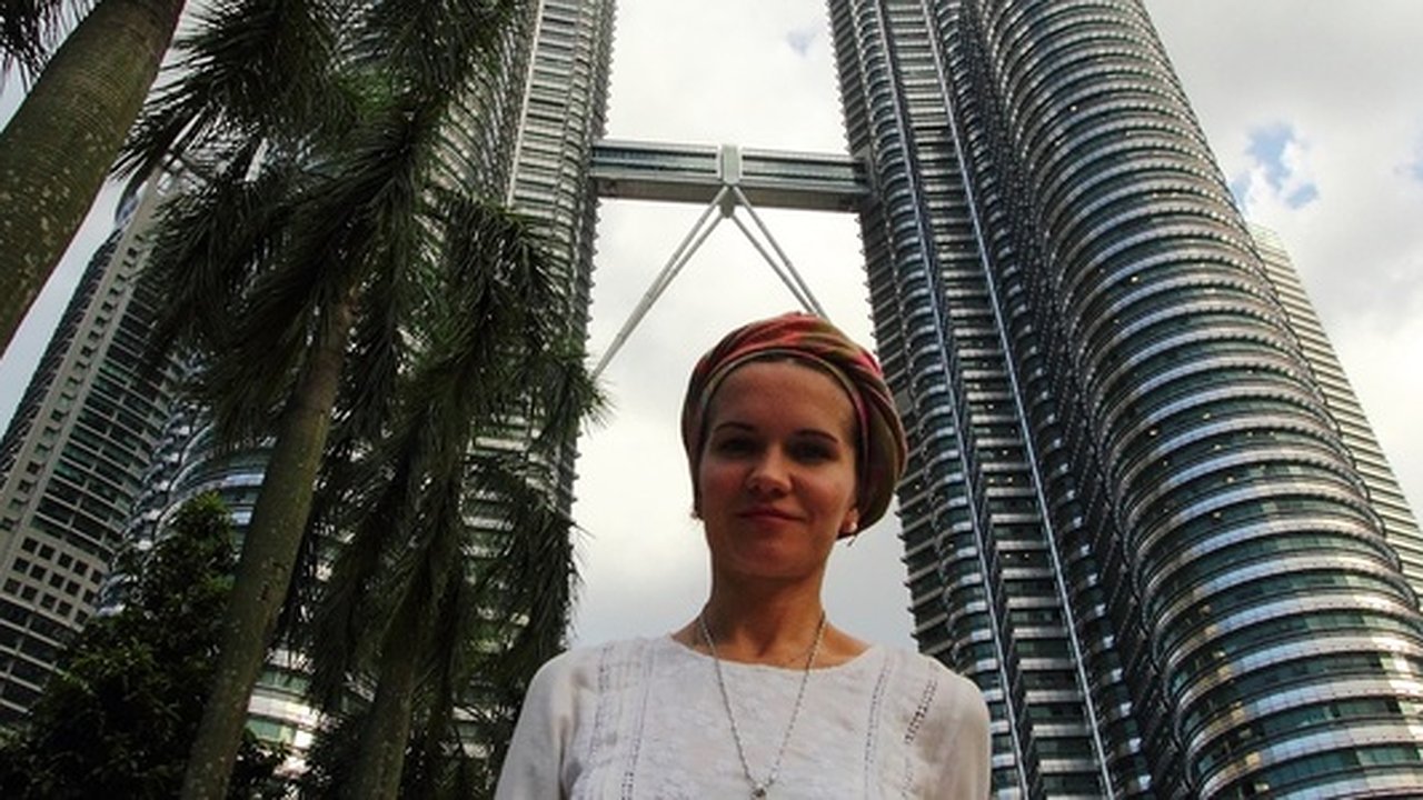 Главная картинка новости: Ярко-наглые домишки и головокружительная высота небоскребов: Куала-Лумпур – город контрастов - фото февраль 2017 года