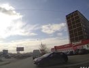 На Сортировке дерзкий водитель на «Порше Кайен» влетел по встречке на пешеходном переходе в «Лифан»