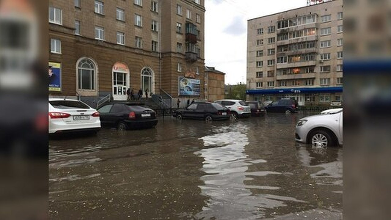 Главная картинка новости: Штормовое предупреждение в Свердловской области продлено до 6 июня 2017 года