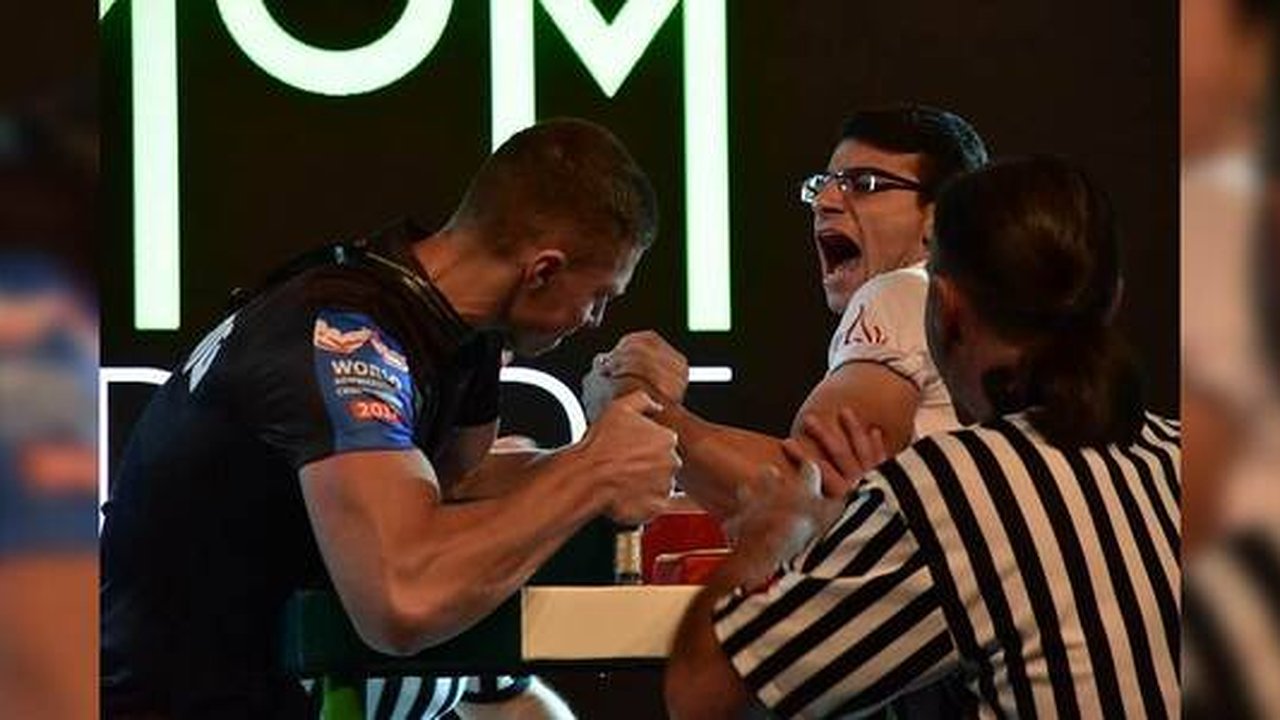 Главная картинка новости: «Взял золотой дубль»: екатеринбургский школьник стал чемпионом мира по армрестлингу