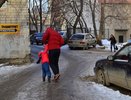 Как правильно ходить, чтобы избежать травм по время гололеда: советы свердловских спасателей