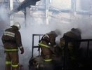 Под Екатеринбургом загорелся цех со смолой