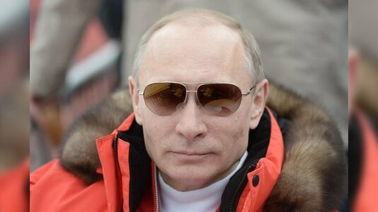 Главная картинка новости: Путин открыл предвыборный штаб в элитной многоэтажке Екатеринбурга