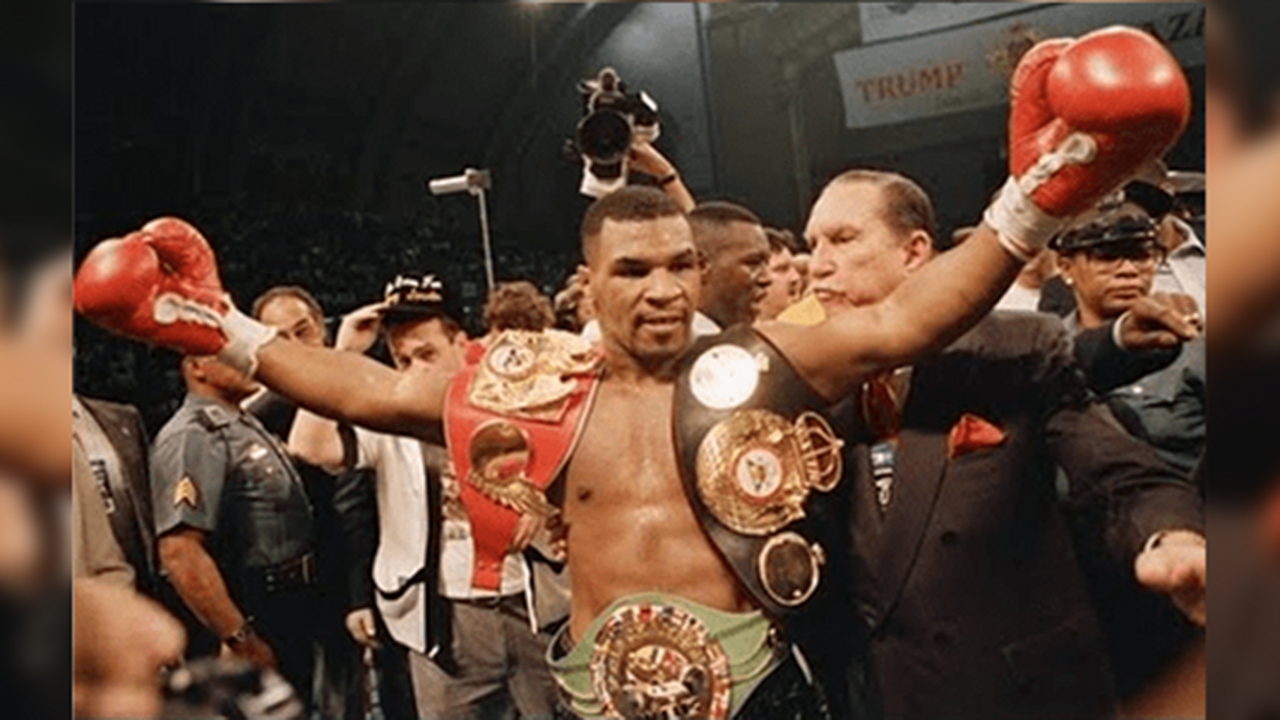 Главная картинка новости: Майк Тайсон прилетит в Екатеринбург на турнир по единоборствам