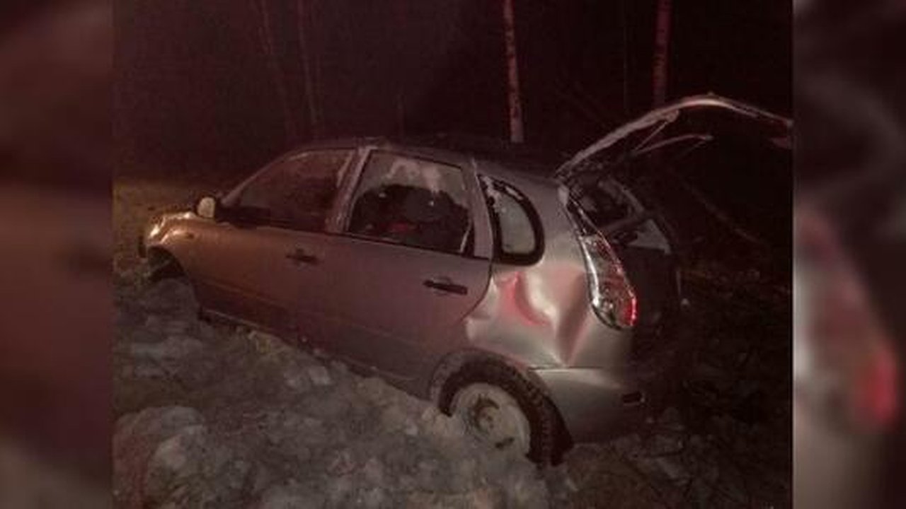 Главная картинка новости: Водитель «Лады» впал в кому после ДТП под Верхней Салдой