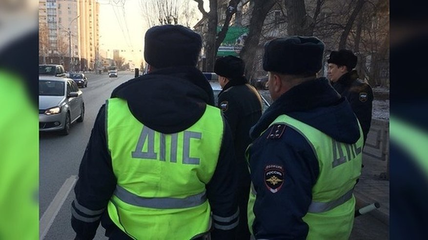 На трассе Серов – Екатеринбург пьяный водитель вылетел в кювет и сшиб сосну