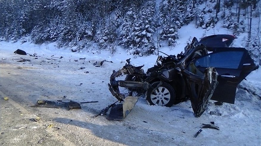 На Пермском тракте женщина за рулем Kia столкнулась с фурой и погубила своего пассажира