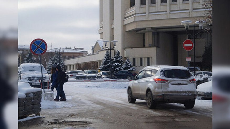 На двух улицах Екатеринбурга запретили левые повороты