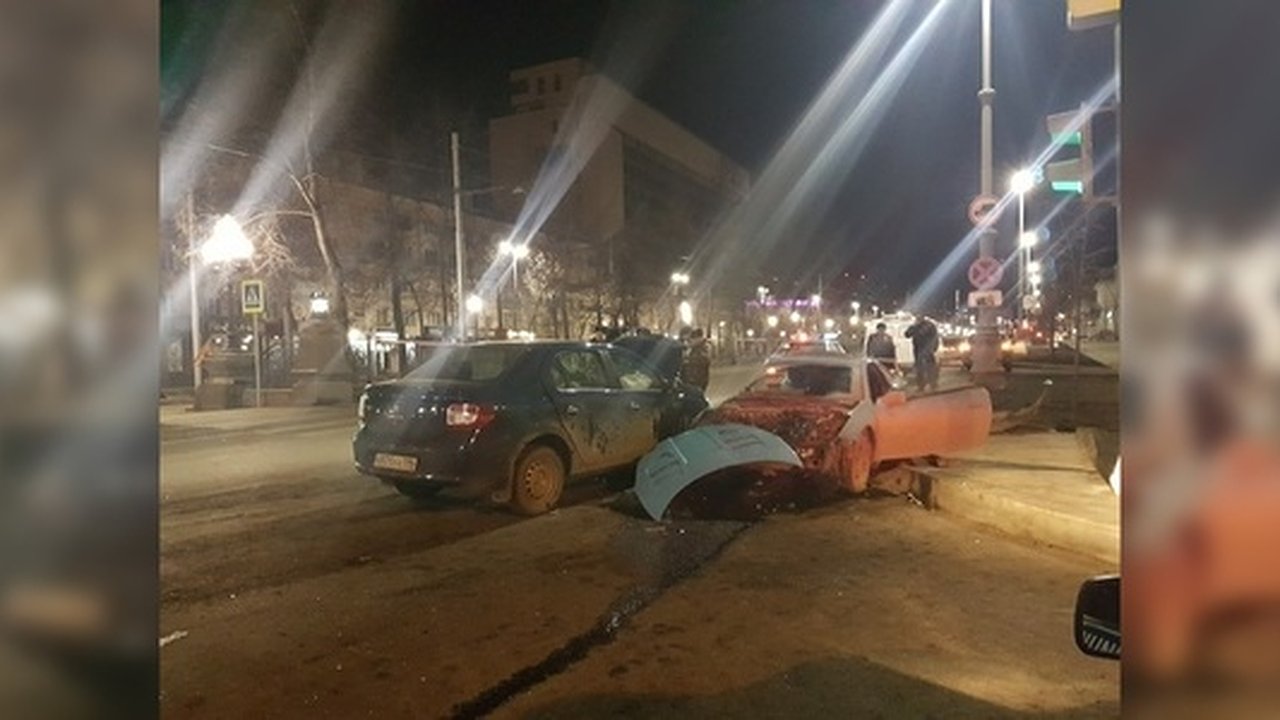 Главная картинка новости: При столкновении двух иномарок на Ленина погиб мужчина