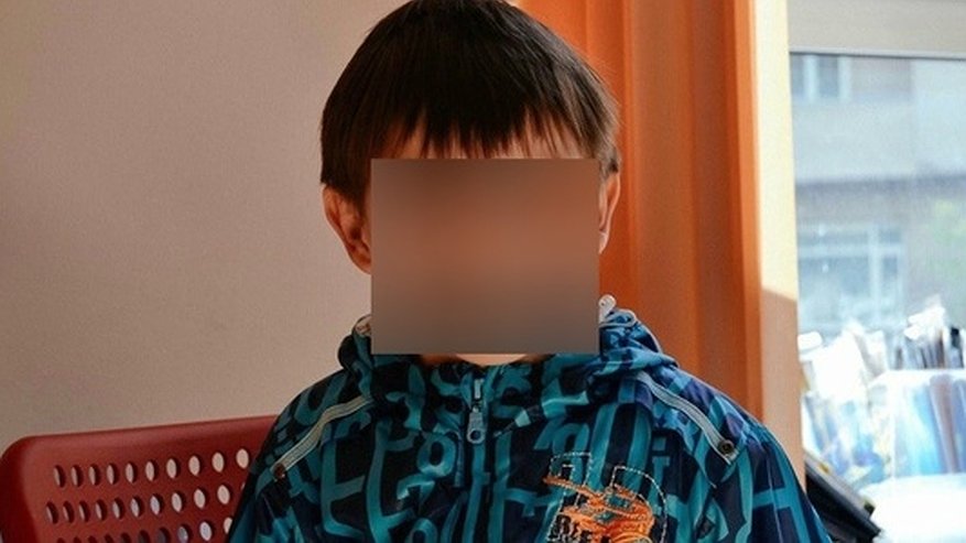 Главная картинка новости: «Он подставил стул к форточке»: разбившийся на Опалихинской мальчик учился в школе для умственно отсталых
