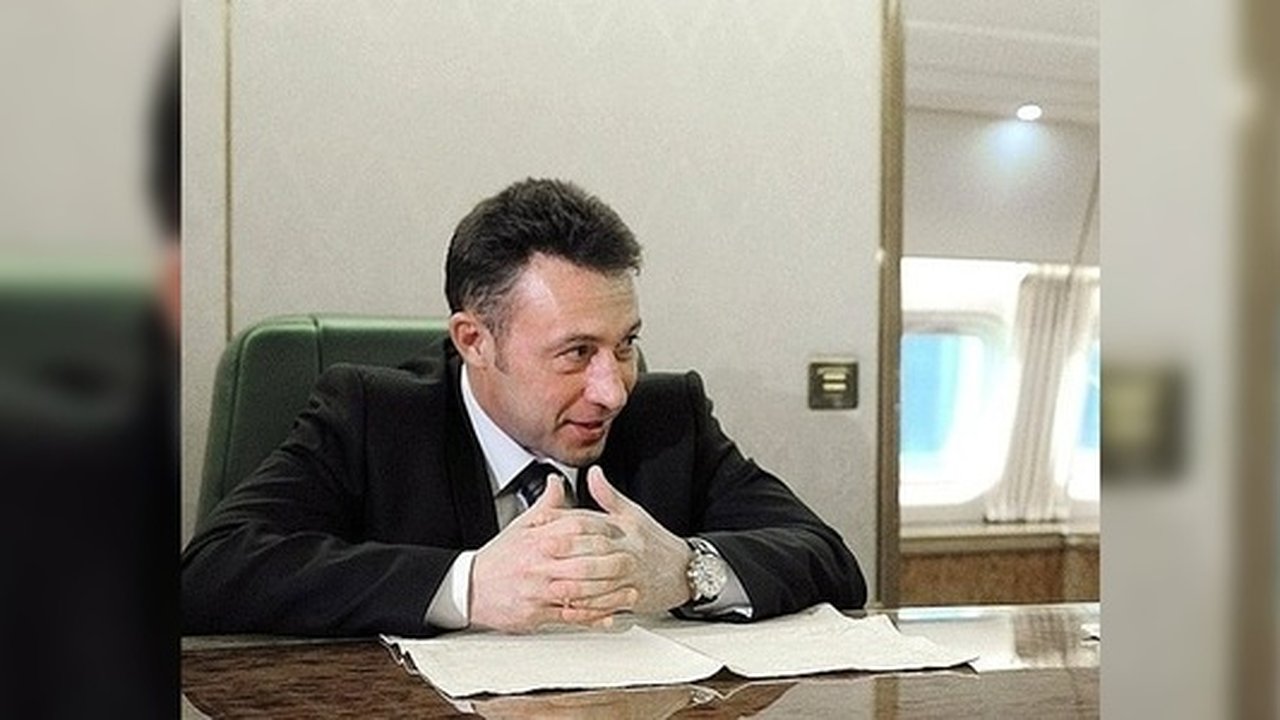 Главная картинка новости: Полпреду в УрФО Холманских предрекли скорую отставку