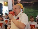 «И в этом матче болеем за Россию»: уральские дети вышли на поле с футболистами Франции и Перу