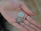 Свердловчане стали меньше получать и больше тратить на товары и услуги