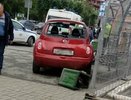 У Южного автовокзала девушка на Nissan выехала на остановку и сбила двух человек