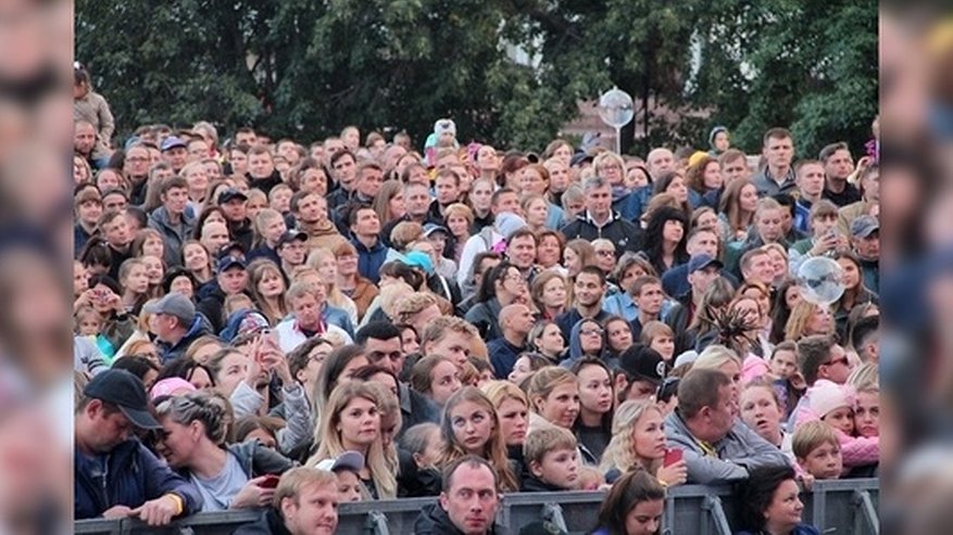Главная картинка новости: Миллион человек отпраздновали День города в Екатеринбурге