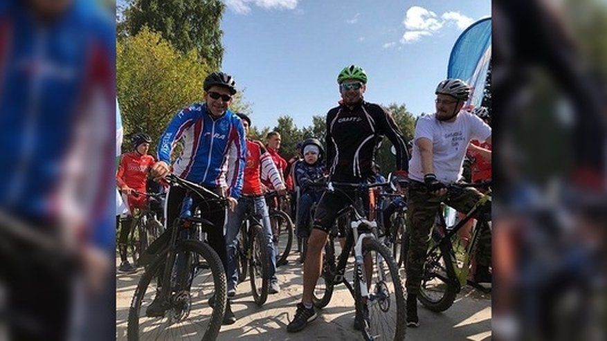 Главная картинка новости: Куйвашев и Шипулин приняли участие в велогонке «Тур де Шарташ» в Екатеринбурге