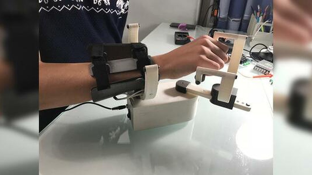 Главная картинка новости: Уральские школьники разработали устройства, которые облегчат жизнь инвалидам и людям с травмами