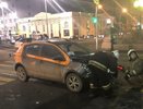 В центре Екатеринбурга в ДТП разбили каршеринговый автомобиль