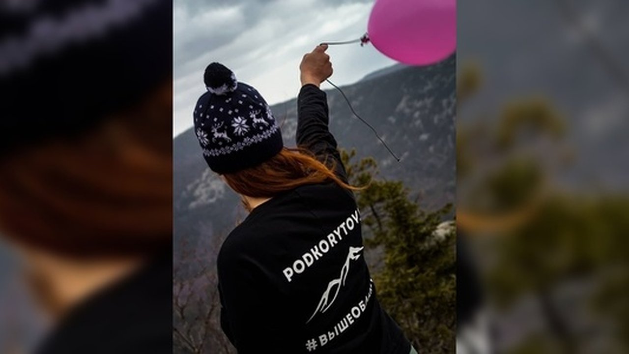 Главная картинка новости: У выжившей в горах под Карпинском туристки обморожения конечностей и тяжелое состояние, ее готовы перевезти в Екатеринбург