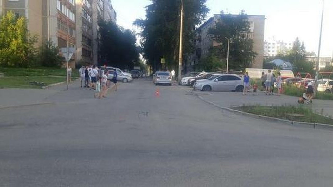 Главная картинка новости: На Старой Сортировке BMW сбил 10-летнюю девочку на велосипеде