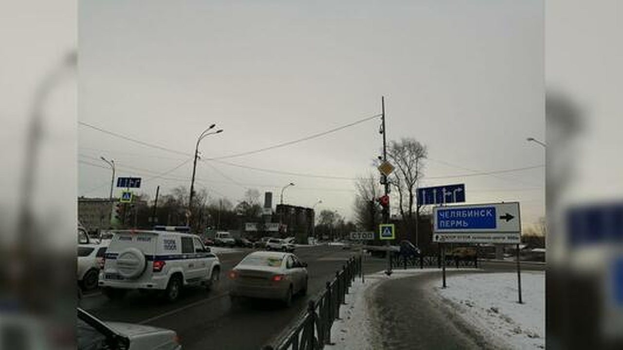 Главная картинка новости: Куйвашев заявил, что в Екатеринбурге построят новые дороги на два миллиарда рублей